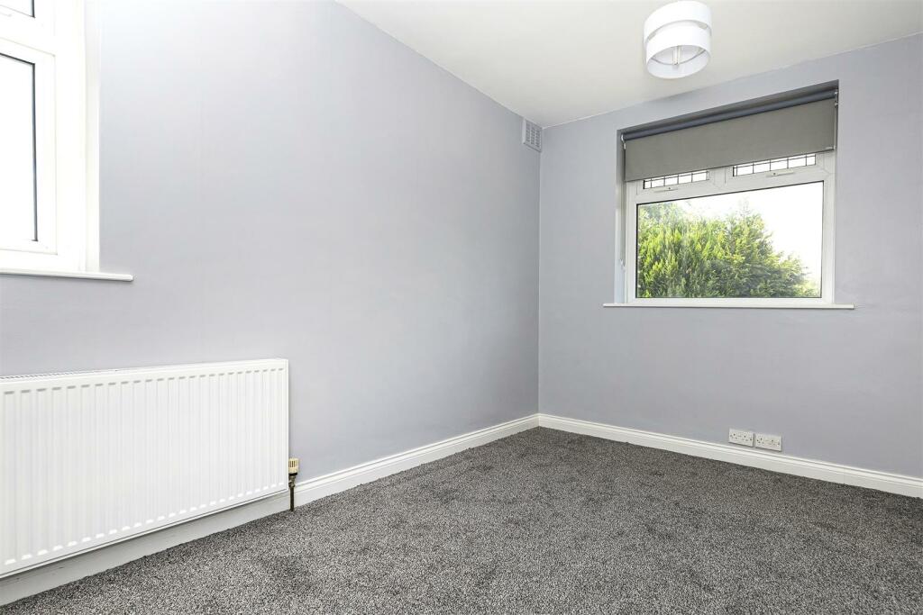 Bramleys Estate Agents - Butternab Road (bdrm.).jp