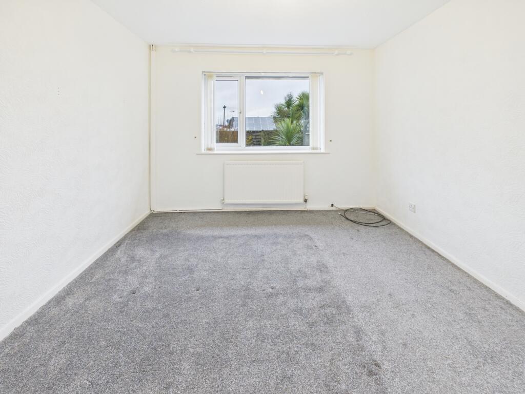 CAM04233G0-PR0045-STILL015