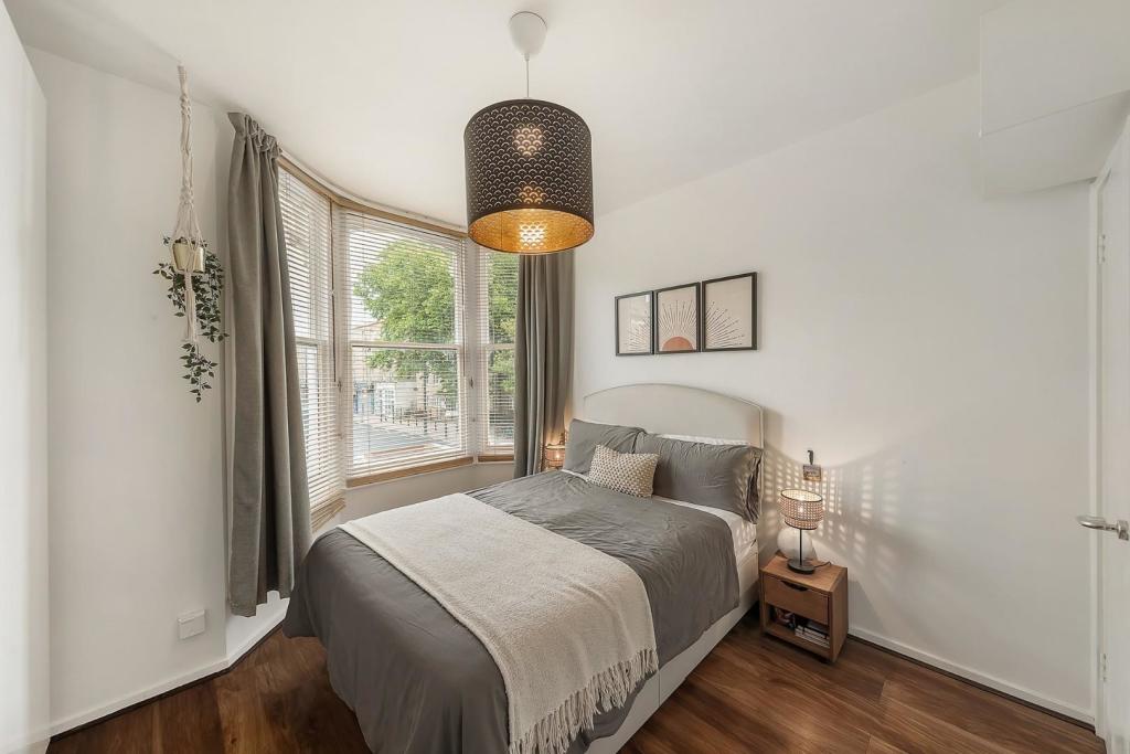 Bedroom (3).jpg