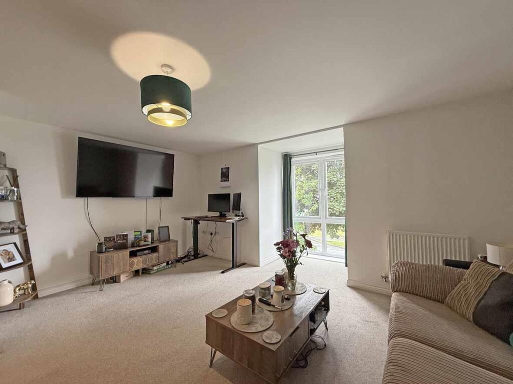 Samuel Bassett Avenue 6 - Living Room 2.jpg