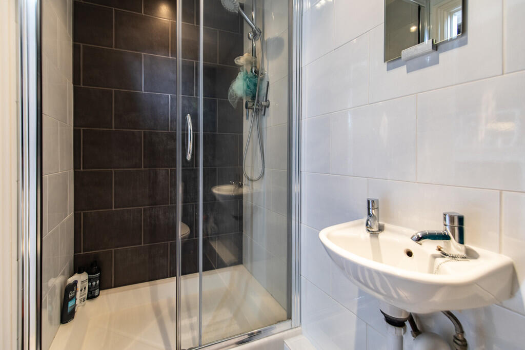 4, 16 Cambridge R...