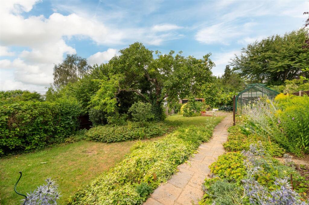 55 Benslow Lane, Hitchin-20.jpg