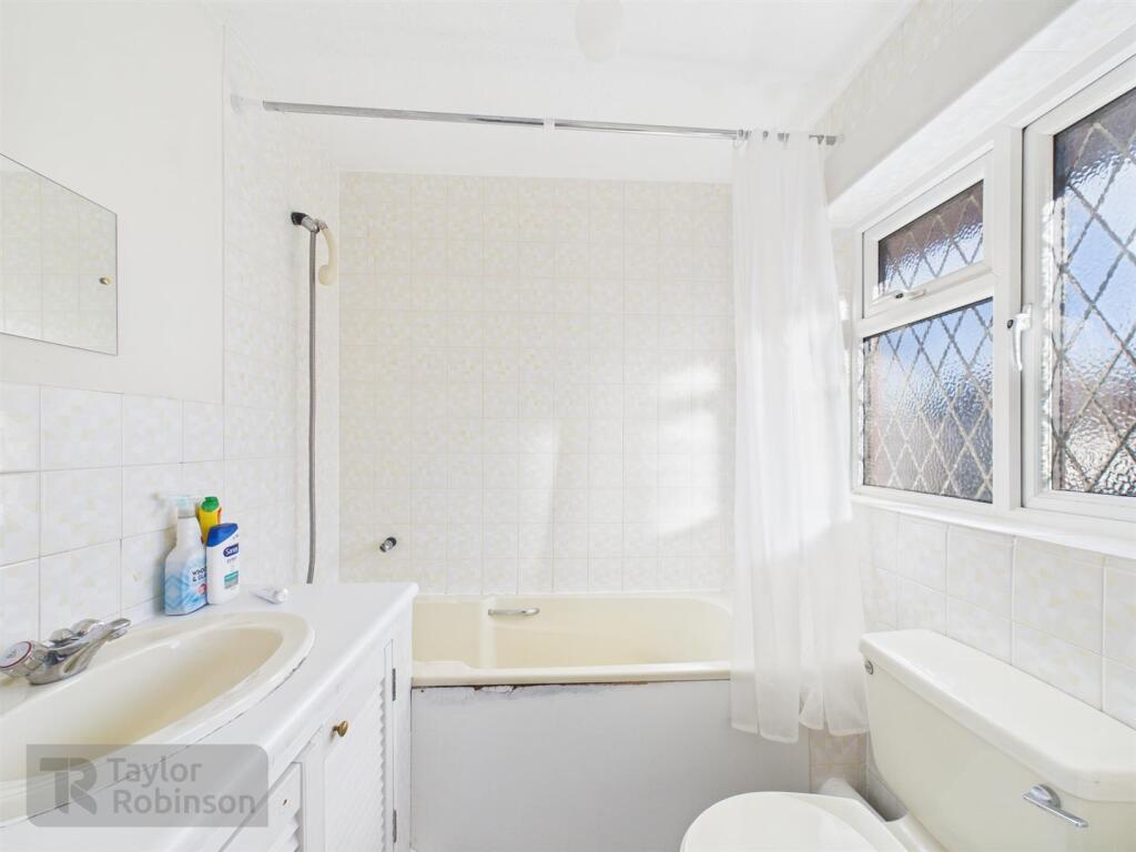 CAM02600G0-PR0572-STILL012.jpg