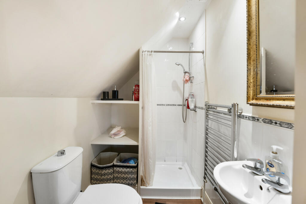 EN SUITE