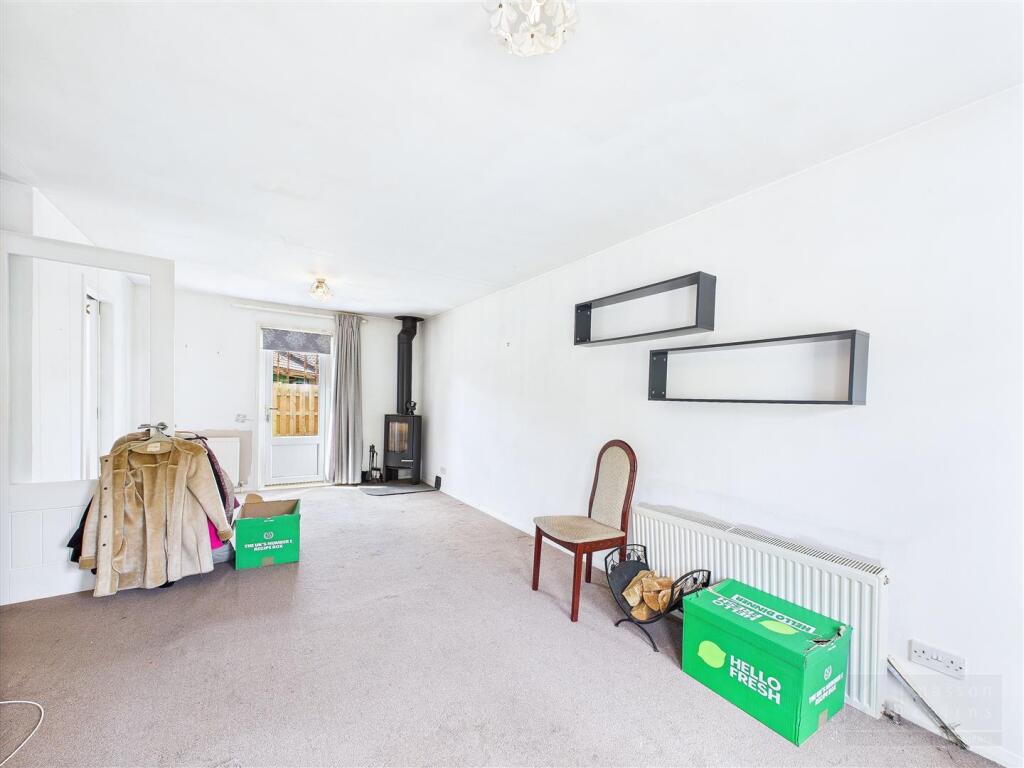 Sitting Room &amp; Dining Area