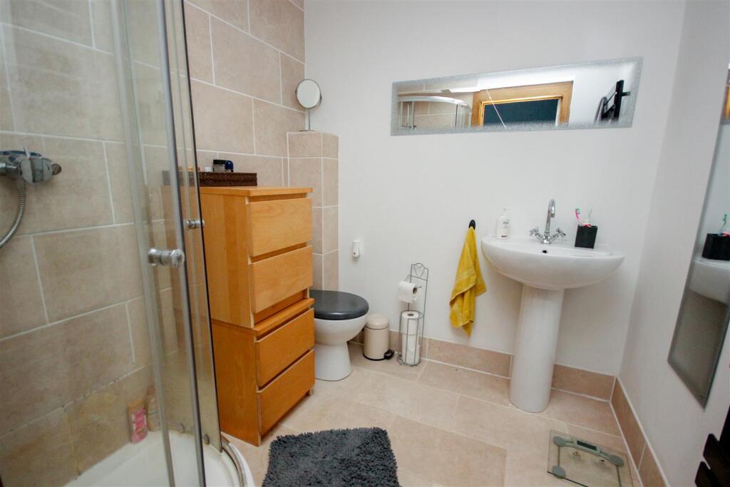 Ensuite.jpg
