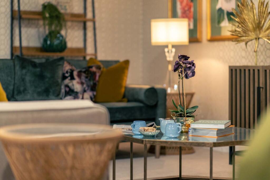 Homeowner's Lounge  
