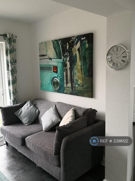 Tv Lounge: Including 43" 4k Ultrahd Smart Tv