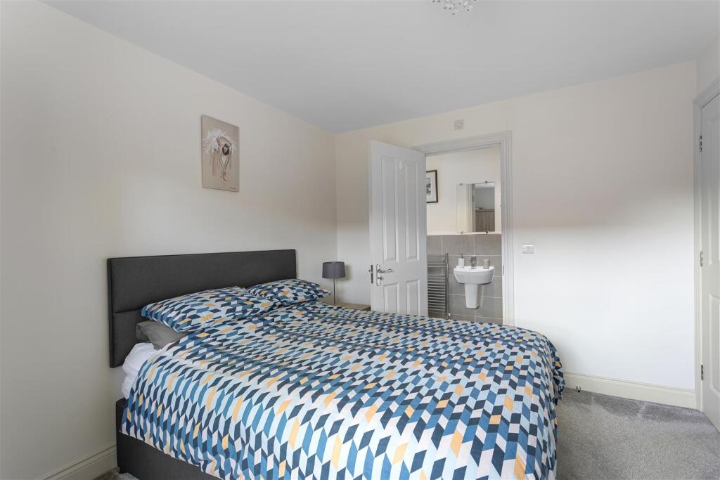 4_Farefield_Close_70.jpg