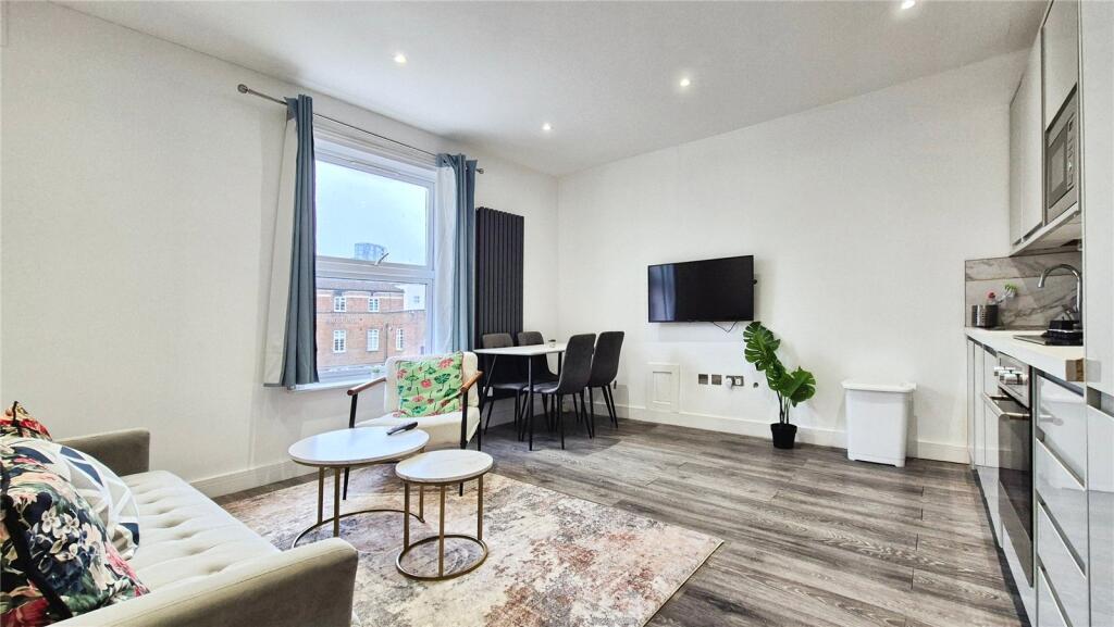 Kitchen/Reception