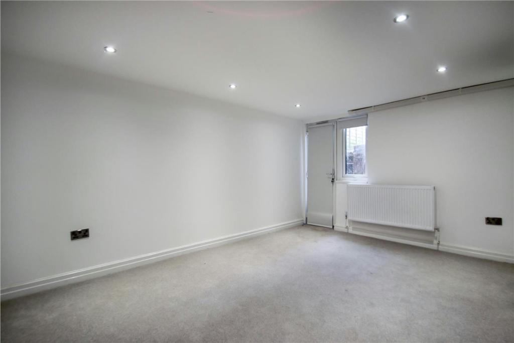 Bedroom 2 Aspect 2