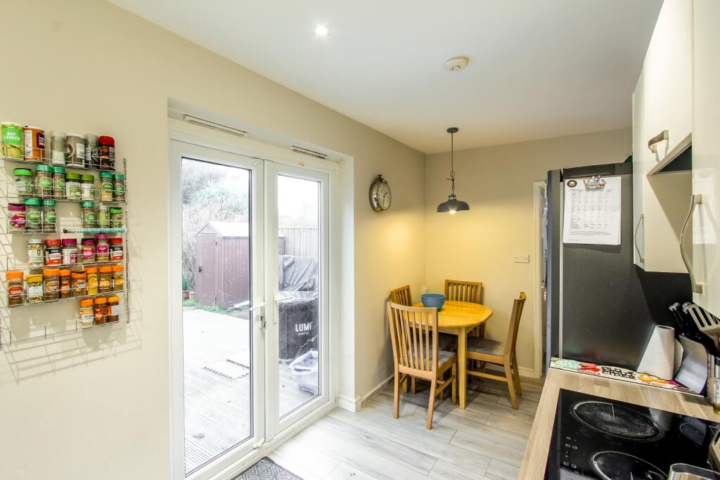 Kitchen e