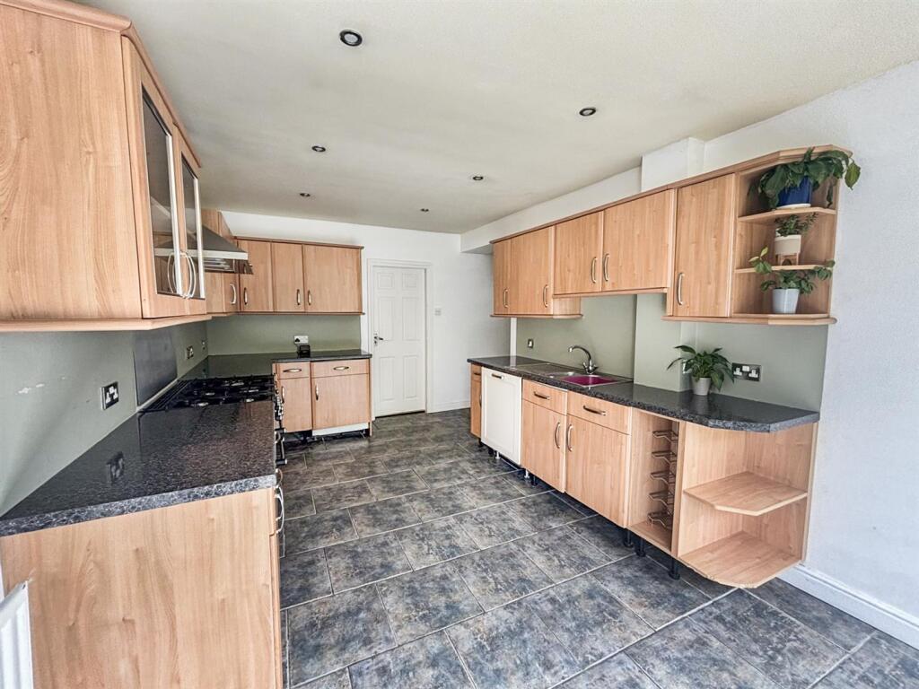 Kitchen/Breakfast Room