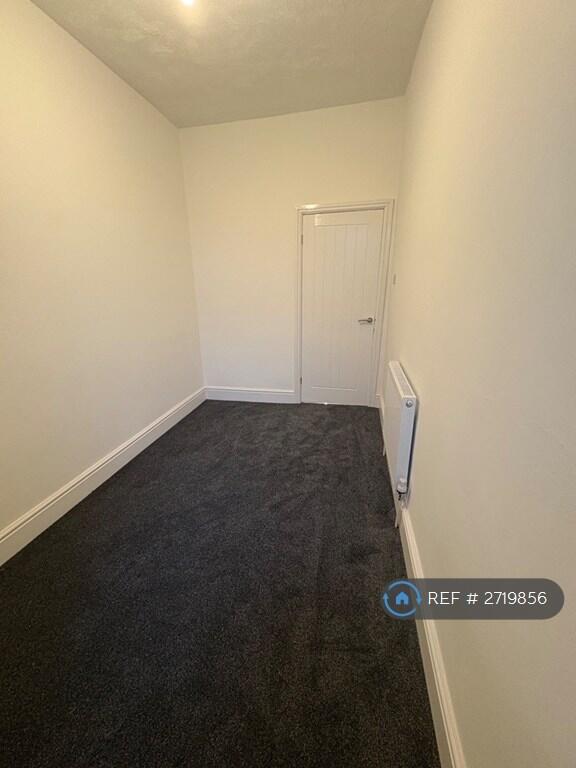 3 - Middle Bedroom