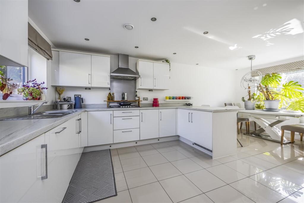 24 Angus Way, Waterlooville-PorticoMarketing-SoldB