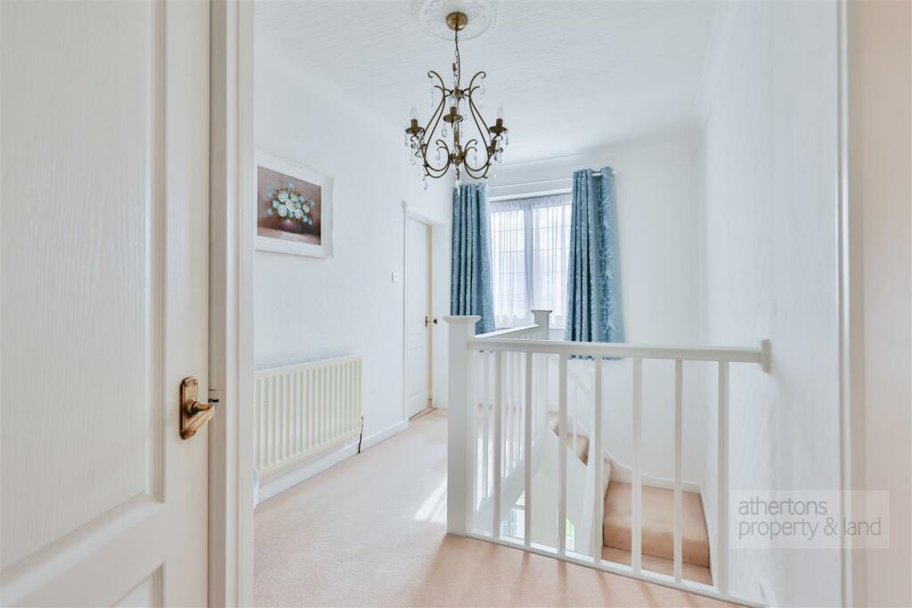 Beacon Holme - Landing (2).jpg