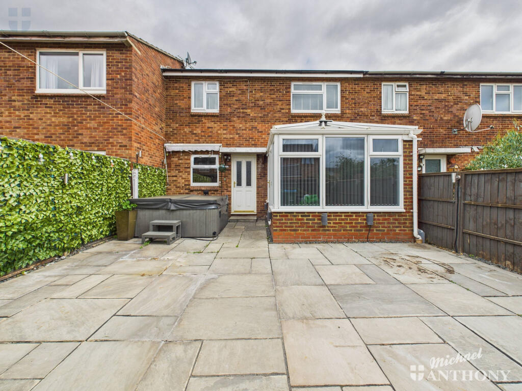 CAM03852G0-PR0443-STILL001