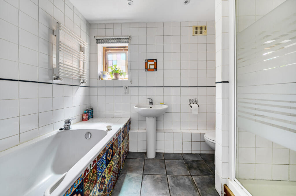 1314409-6-685c19c...