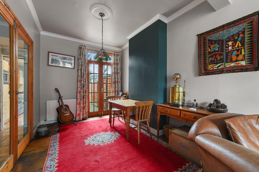 Through Lounge 