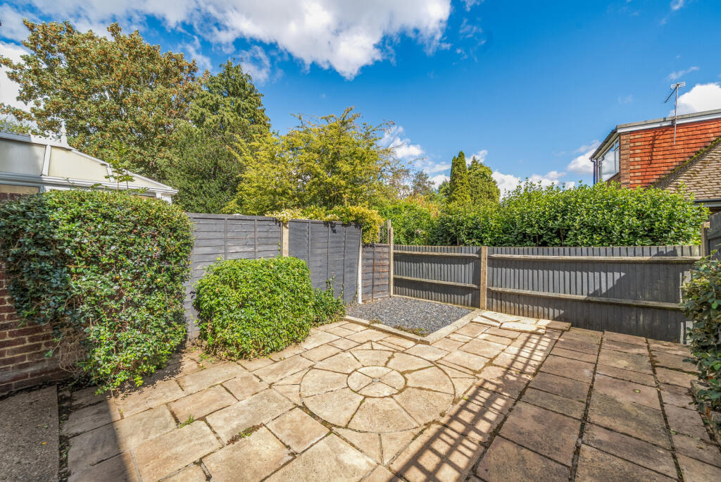 1348086-5-68b98d7...