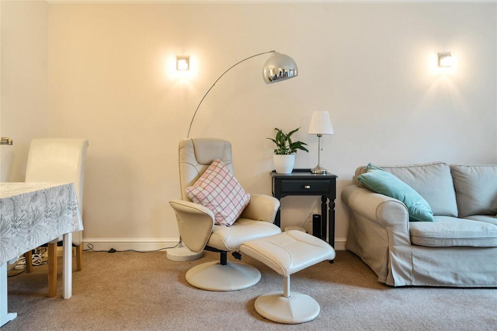 Sitting/Dining Room