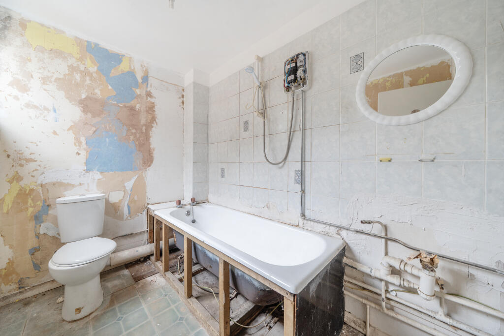 43 Clayponds Lane, Brentford, TW8 0BN