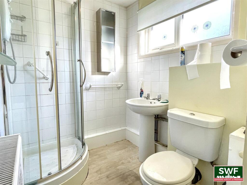 Shower room.jpg
