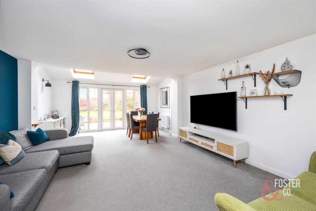 Borrer Drive, 37-011.jpg