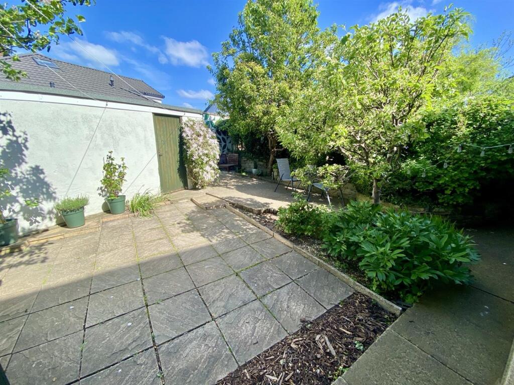 Bramleys Estate Agents - Manor Park - Mirfield (23