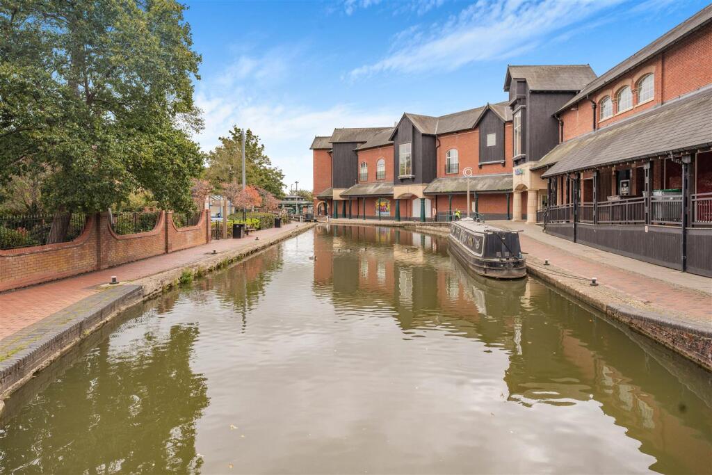 39 Chamberlaine Court, Banbury-32.jpg