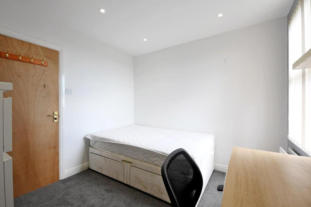 Bedroom 5.jpeg