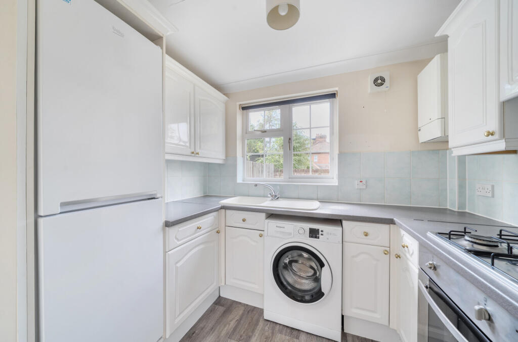 1348349-7-68b5c5f...