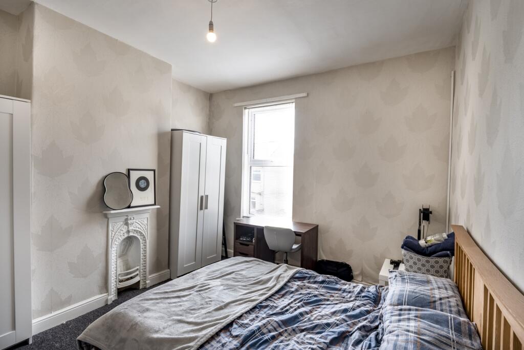 EweMove Estate Agents Scunthorpe - Bedroom 2