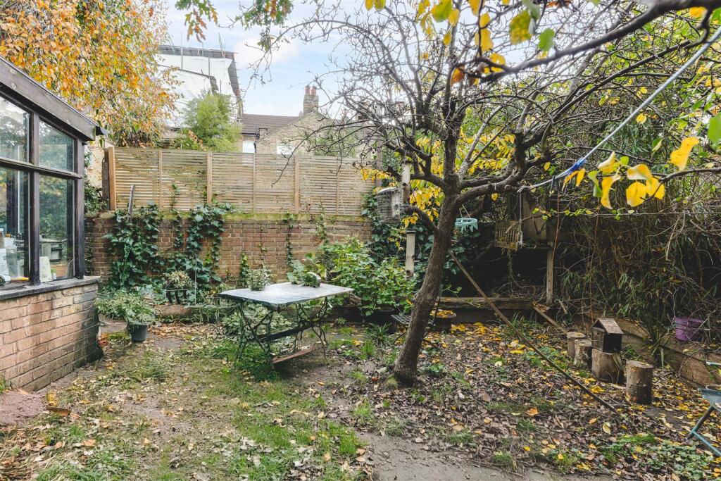 Mildenhall Road-21.jpg