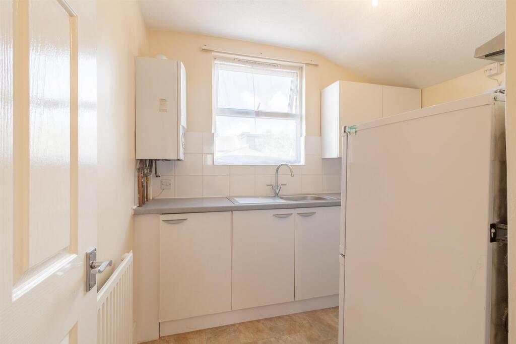 57b NIgel Road     E7 8AN (107).jpg