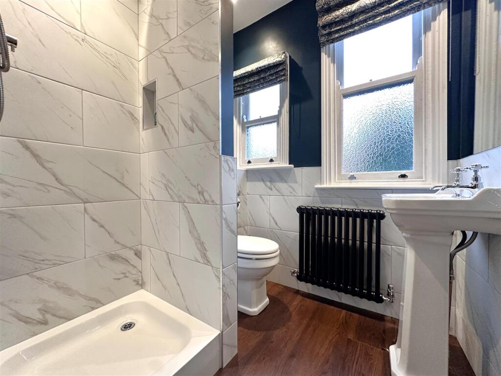 First Floor Shower Room 591