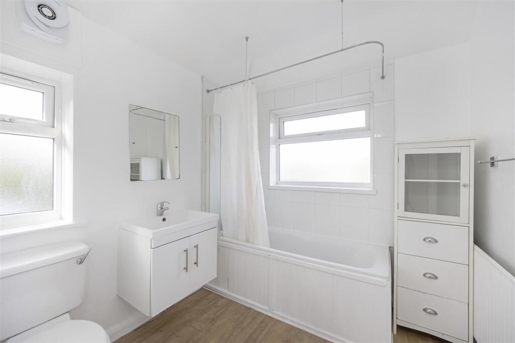 49 Whitemore Road, GU1 1QU-21.jpg