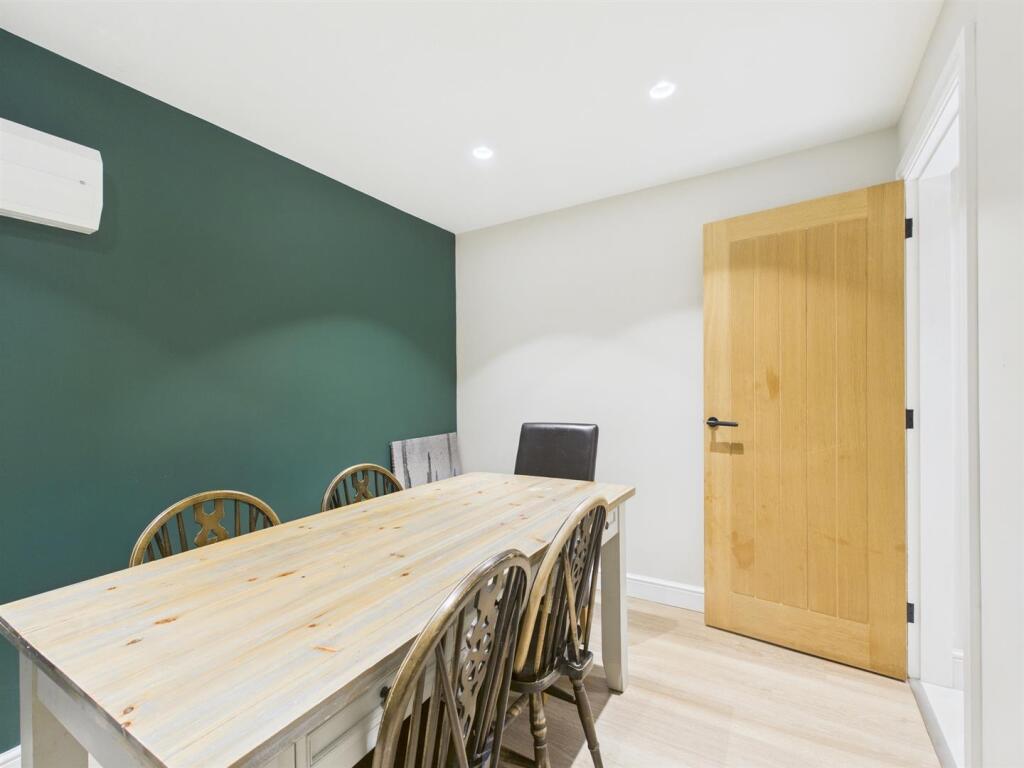 10 Chestnut Avenue Photos (12).jpg