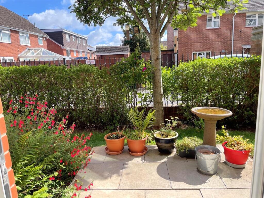 Patio/Communal Grounds