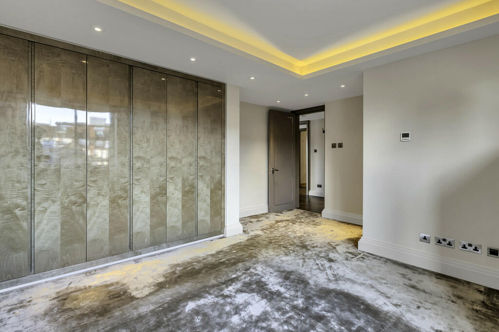 19, 55 Ebury Stre...