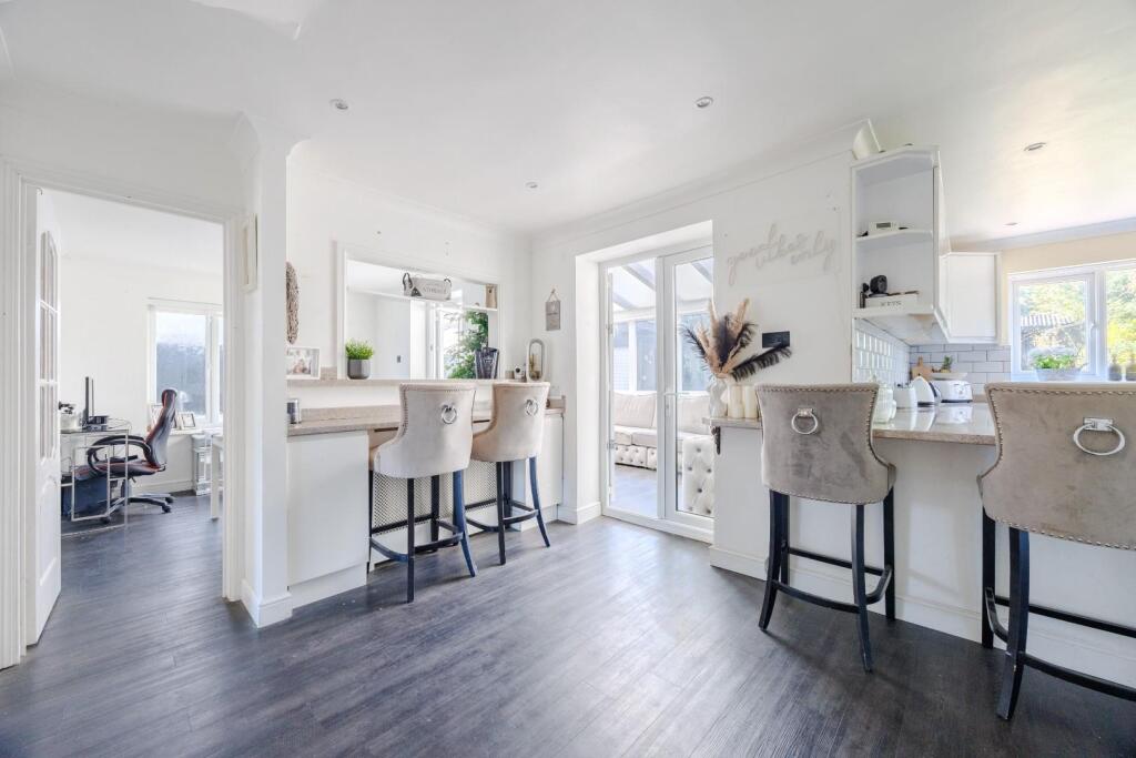 Breakfast Room
