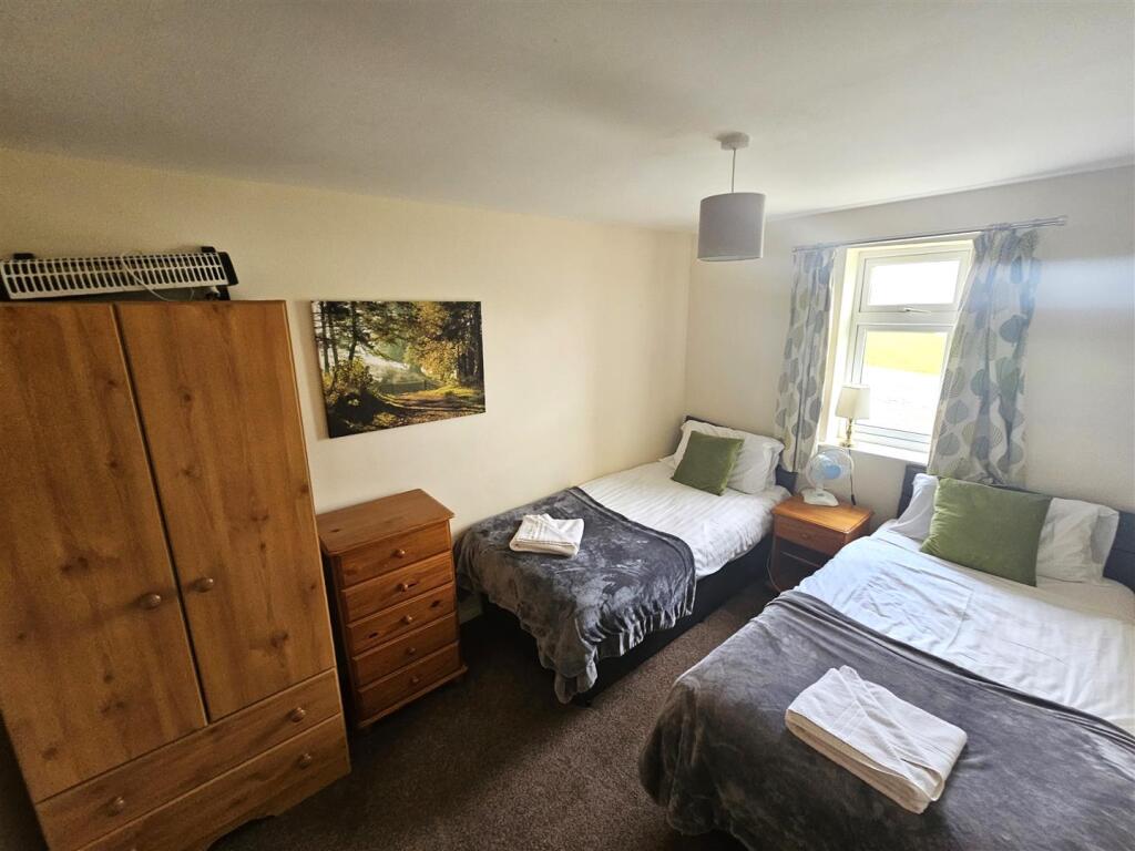 Bedroom 3.jpg