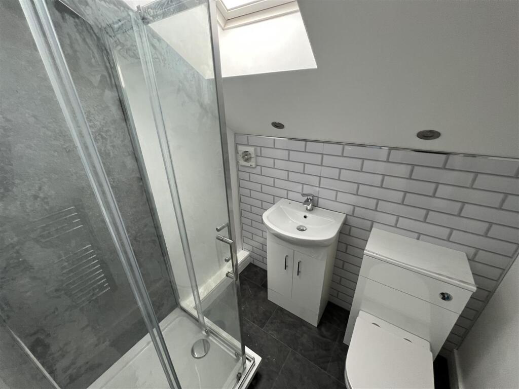Shower Room.jpg