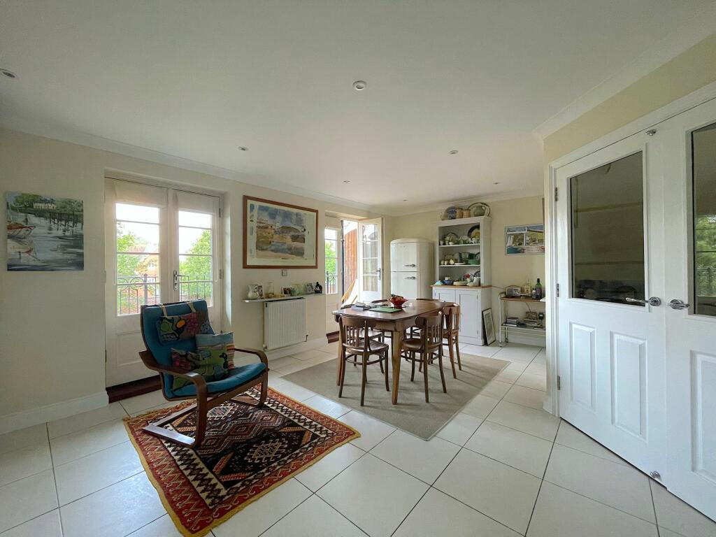 Kitchen/Dining Room (2)