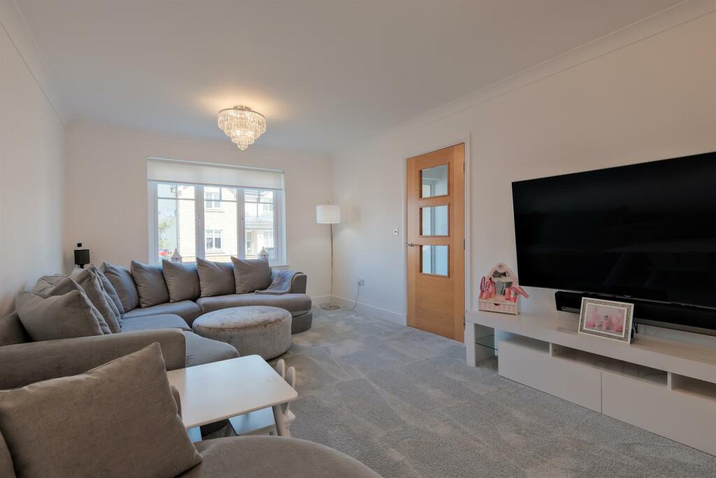 043-5 Curriefield View, Cleland ML1 5GQ.jpg