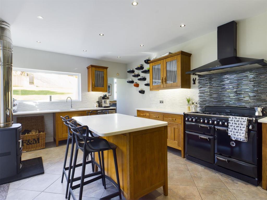 Kitchen angle.jpg
