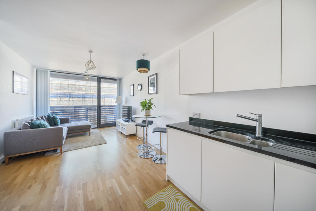 Kitchen/Reception