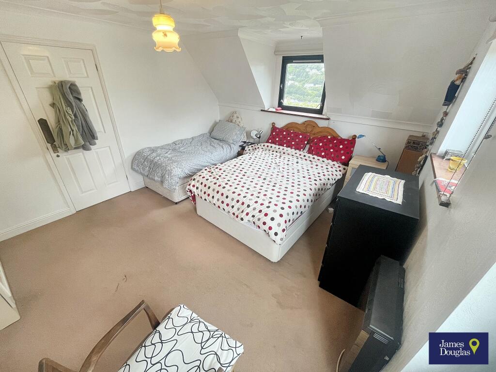 Bed12