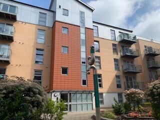 QUEEN MARY AVENUE E18