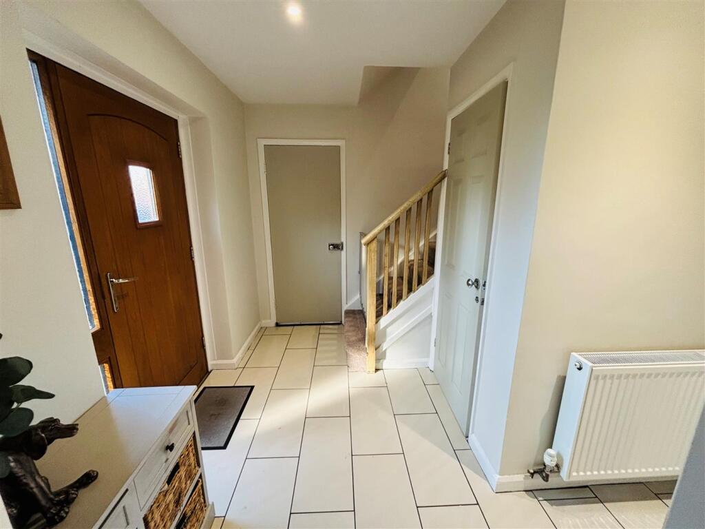14mallhall1.jpg